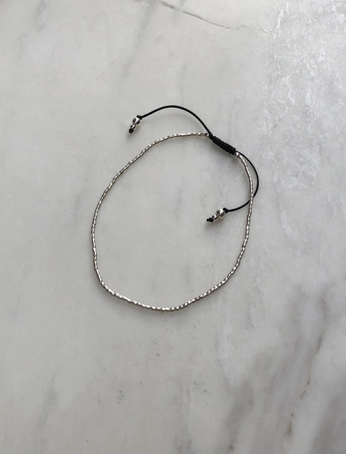 플레이크 끈 팔찌 silver flake string bracelet