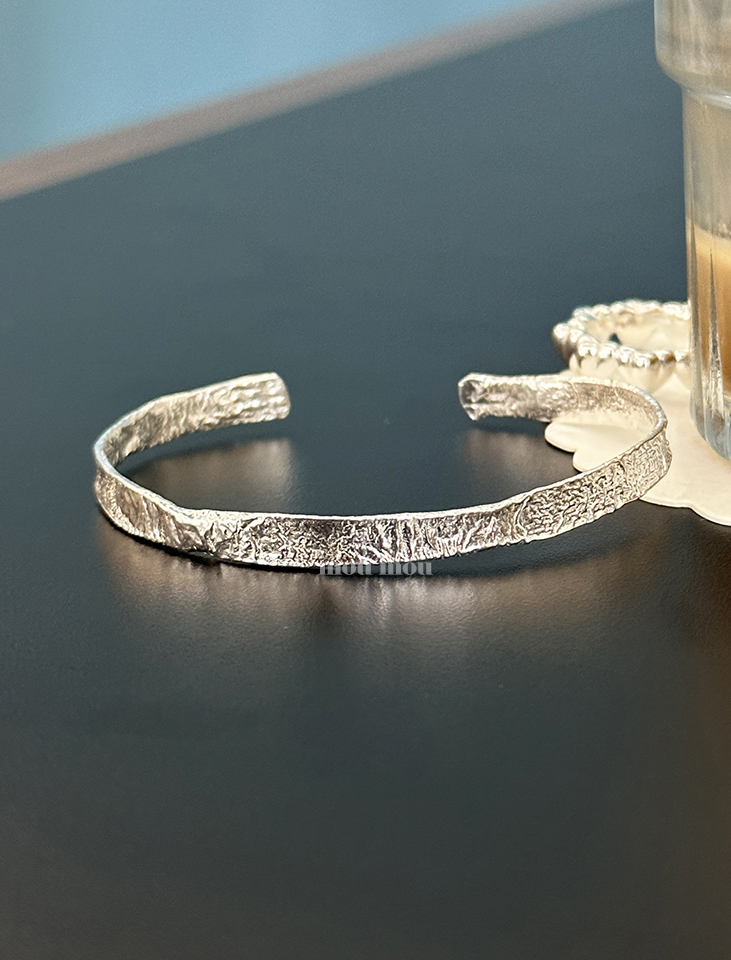 플랫 호일 커프 팔찌 flat foil cuff bracelet