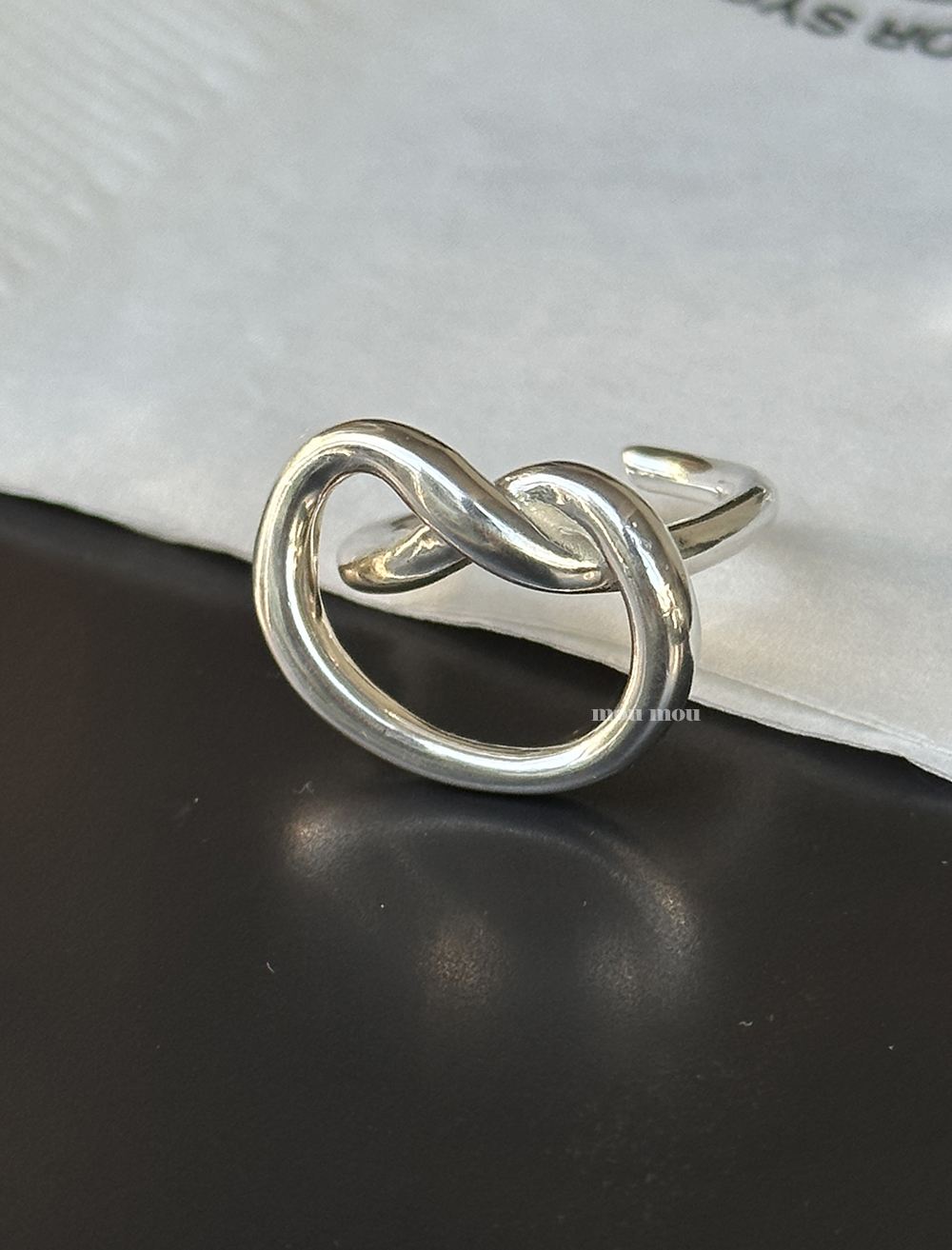 프레즐 매듭 오픈 링 pretzel knot open ring