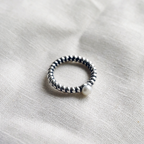 silver _ pearl ring