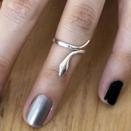silver _ snake knuckle ring