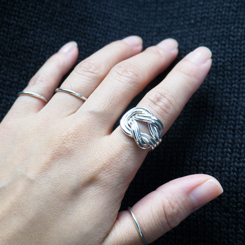 sold out / big KNOT ring