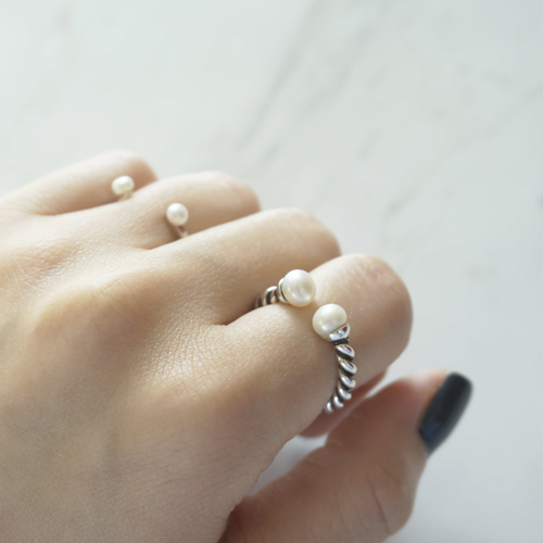silver _ PEARL twisted cuff ring