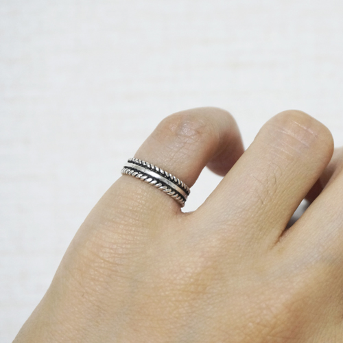silver _ antique knuckle ring