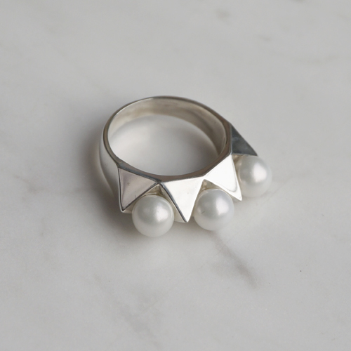 silver _ triple pearl ring