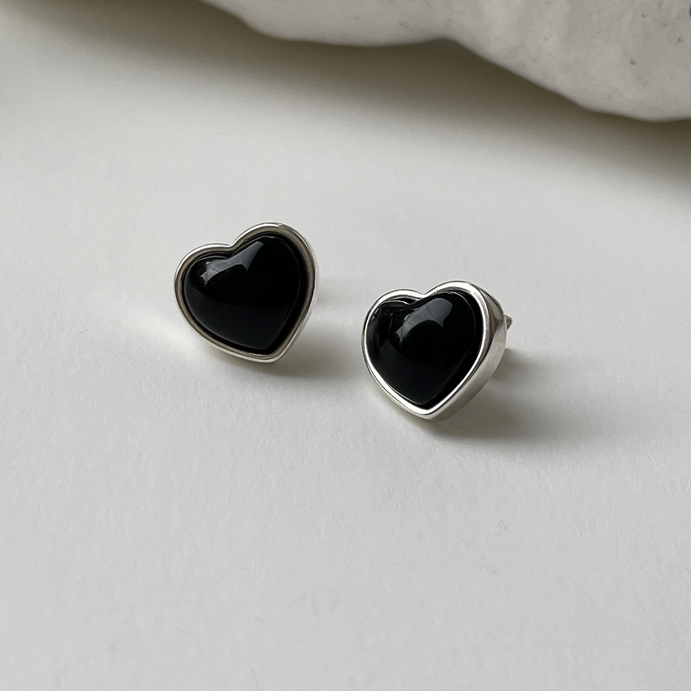 블랙 하트 귀걸이 black heart earring