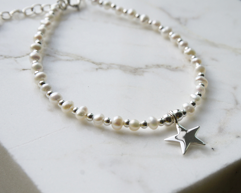 sold out / pearl &amp; star bracelet